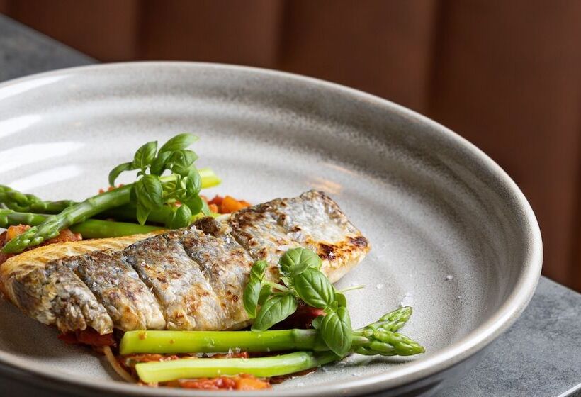 Отель Four Points By Sheraton Edinburgh