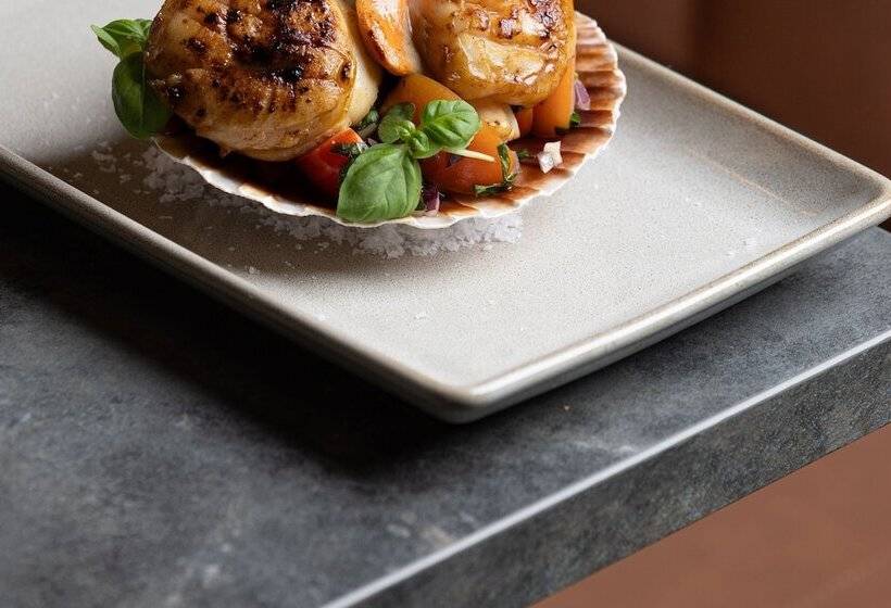 Отель Four Points By Sheraton Edinburgh