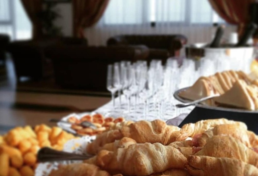 בית מלון כפרי Grand Eur