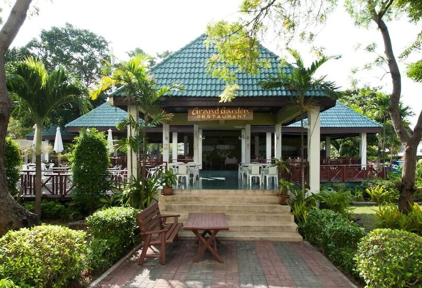Grand Jomtien Palace Hotel   Sha Extra Plus