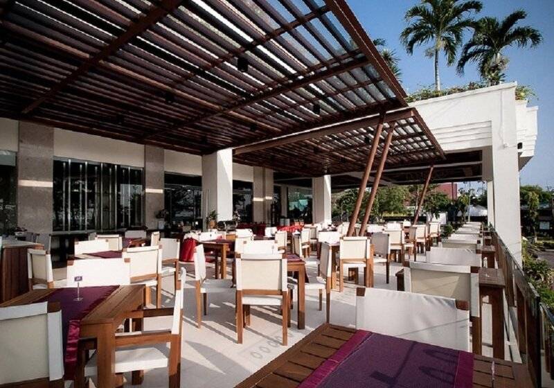 Grand Jomtien Palace Hotel   Sha Extra Plus