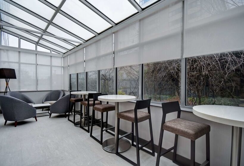 ホテル Hampton Inn Nyjfk