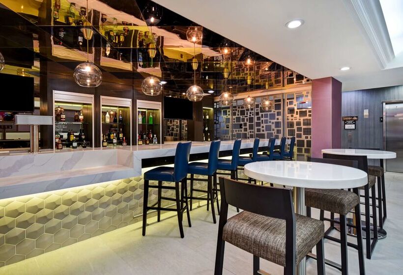 ホテル Hampton Inn Nyjfk