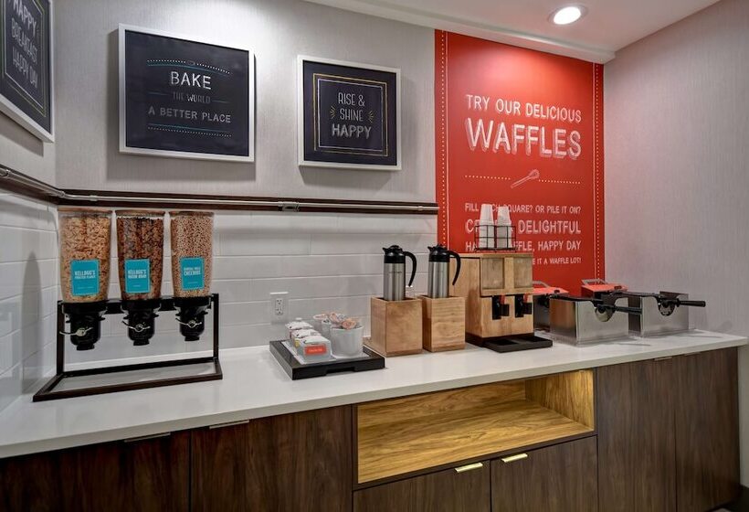 ホテル Hampton Inn Nyjfk