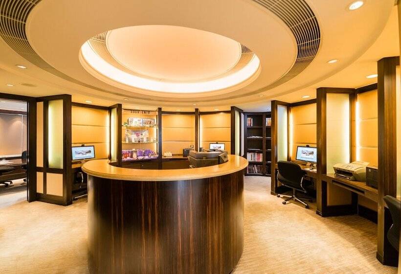 هتل Harbour Plaza Metropolis