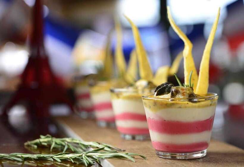 هتل Harbour Plaza Metropolis