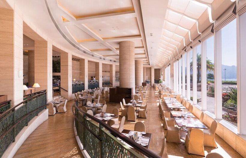 هتل Harbour Plaza Metropolis