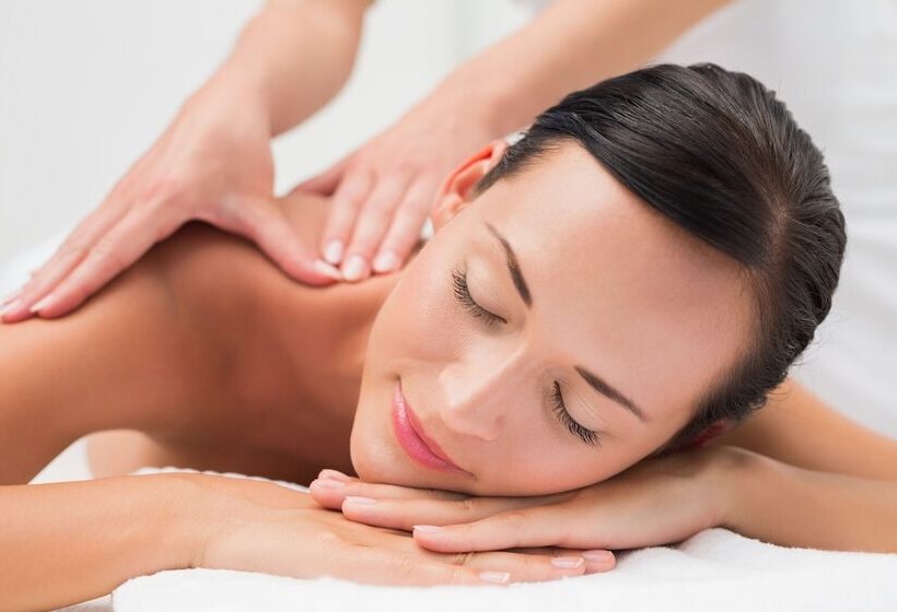 هتل Harbour Plaza Metropolis