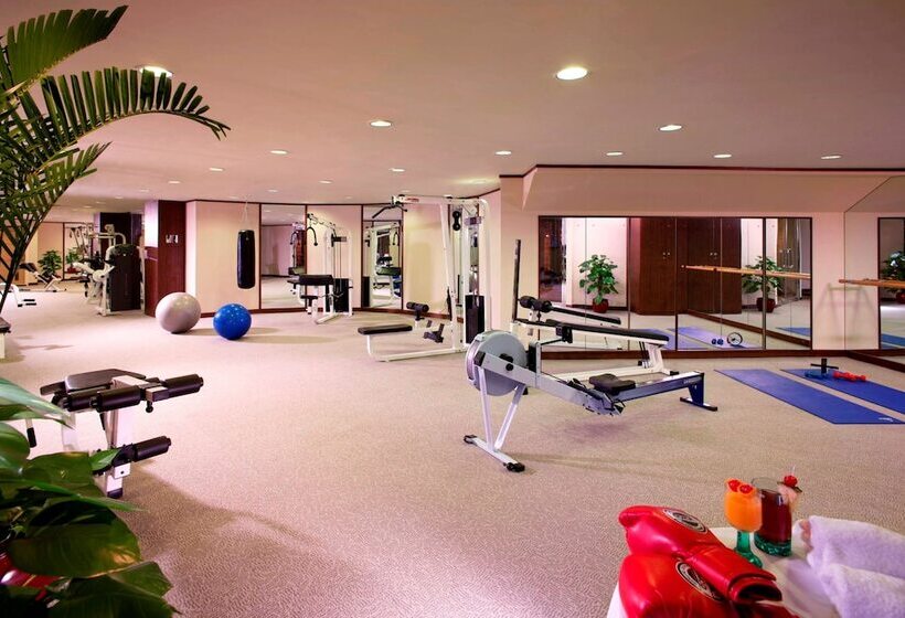 هتل Harbour Plaza Metropolis