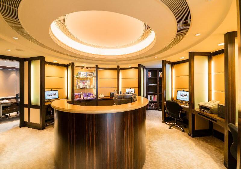 هتل Harbour Plaza Metropolis