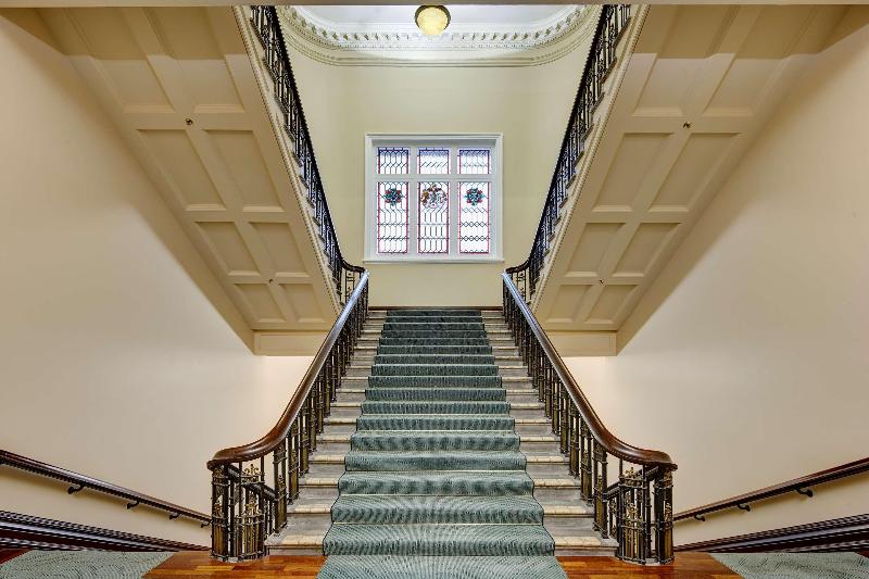 هتل Adina Heritage Christchurch