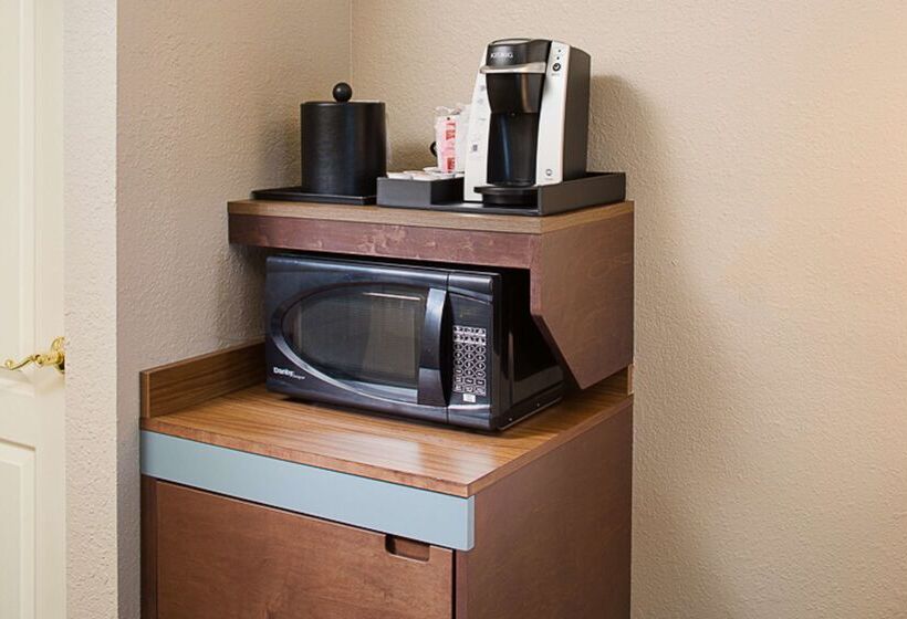 בית מלון כפרי Hilton Garden Inn Albany Airport