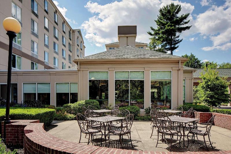 בית מלון כפרי Hilton Garden Inn Albany Airport