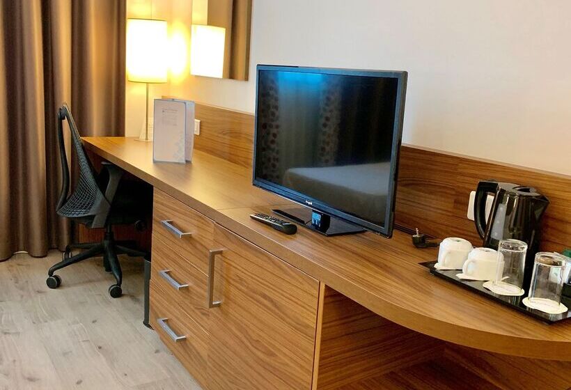 هتل Hilton Garden Inn Malaga