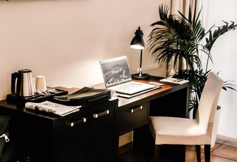 فندق Ho Ciudad De Jaen