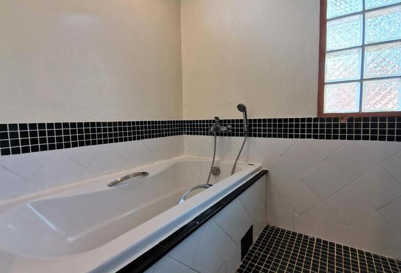 酒店 Holiday Villa, Lanta