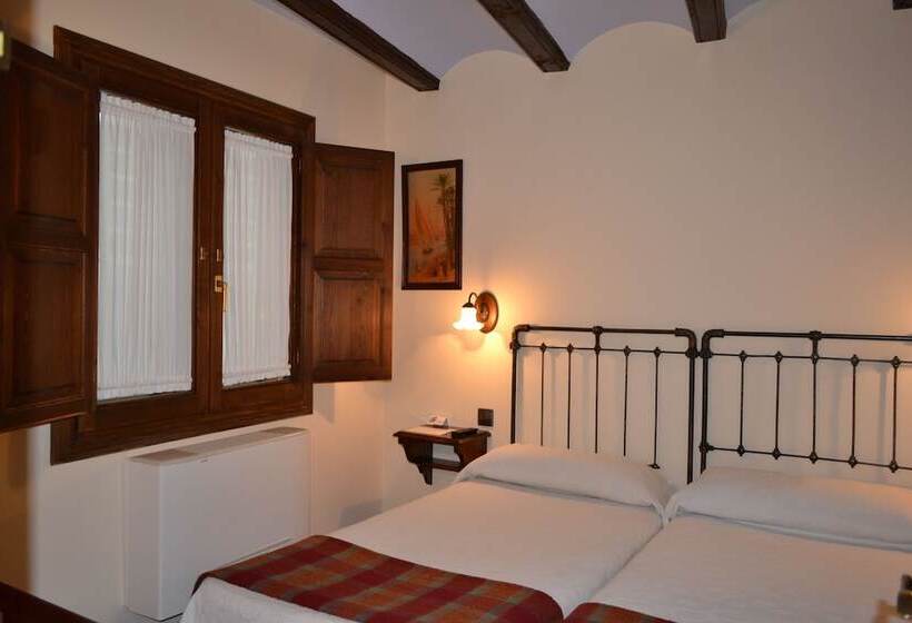 בית מלון כפרי Hostal Santa Agueda