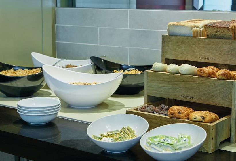 בית מלון כפרי Ibis Belfast Queens Quarter