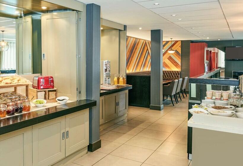 בית מלון כפרי Ibis Belfast Queens Quarter