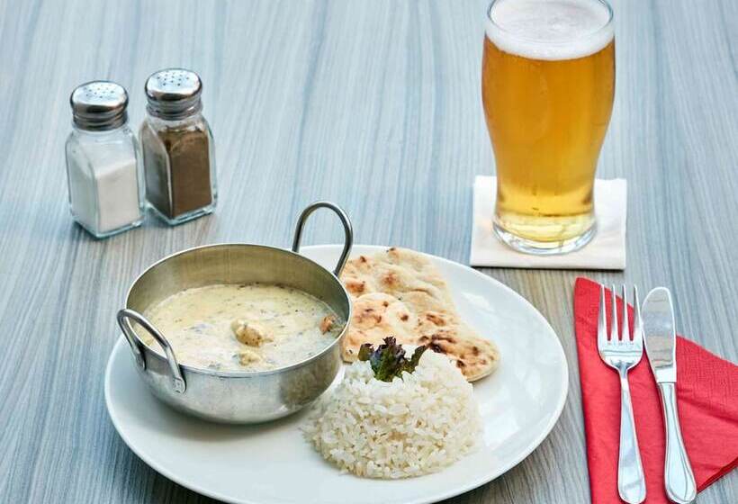 בית מלון כפרי Ibis Belfast Queens Quarter