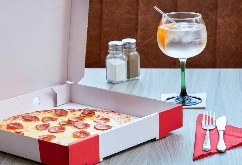 בית מלון כפרי Ibis Belfast Queens Quarter