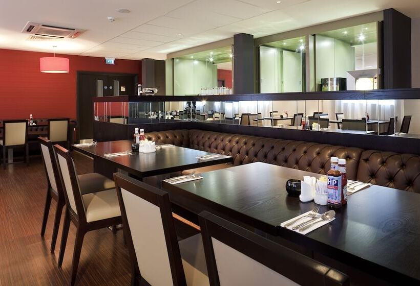 בית מלון כפרי Ibis Belfast Queens Quarter