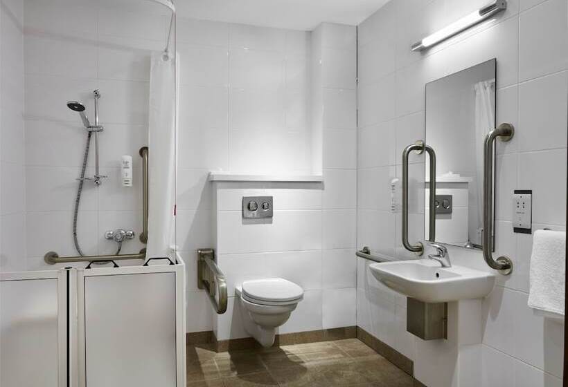 בית מלון כפרי Ibis Belfast Queens Quarter