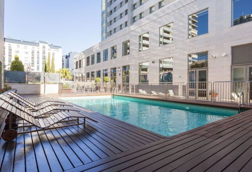 فندق Ilunion Valencia  4