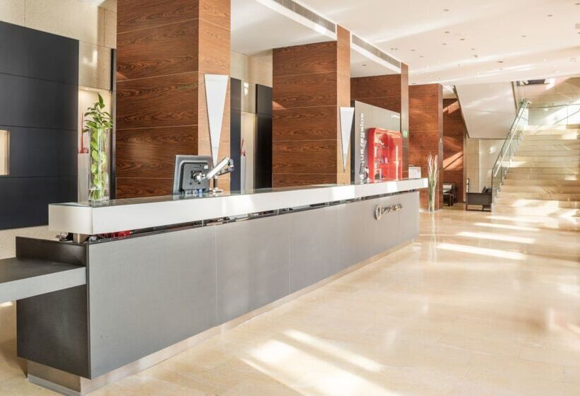 فندق Ilunion Valencia  4