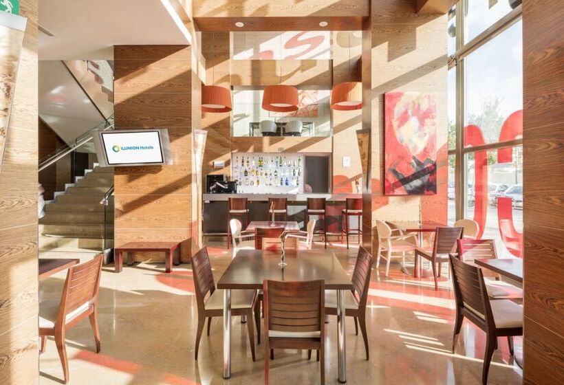 فندق Ilunion Valencia  4