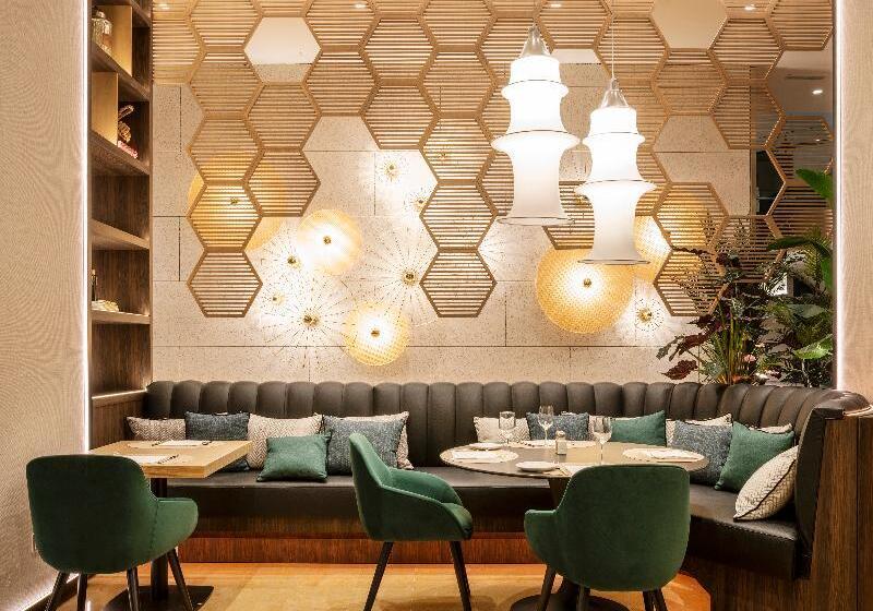 فندق Ilunion Valencia  4