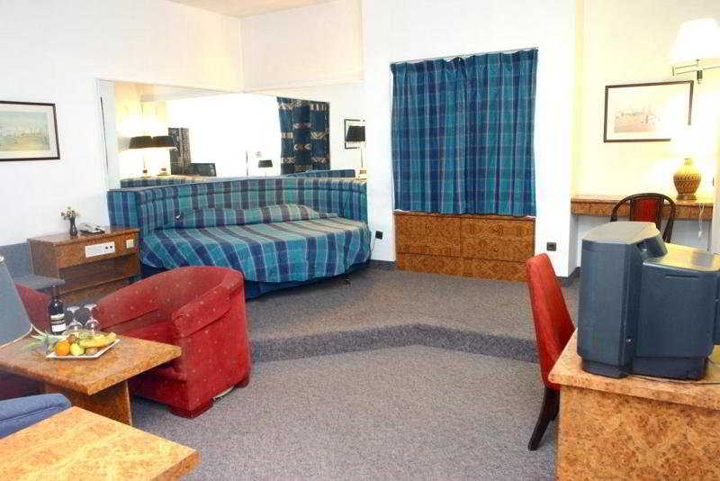 Отель Kings Way