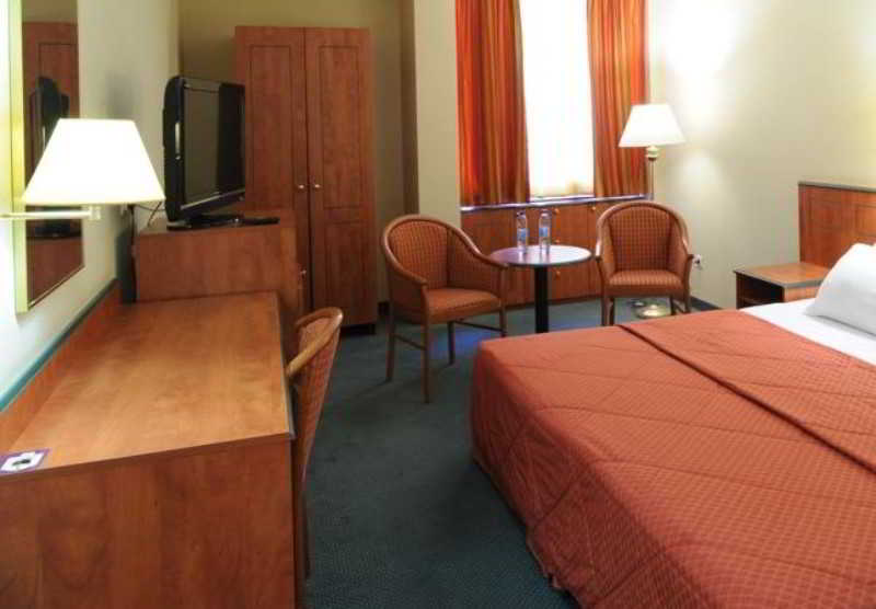 Отель Kings Way