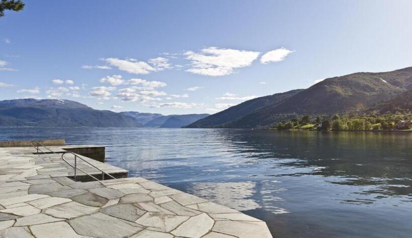 בית מלון כפרי Kviknes