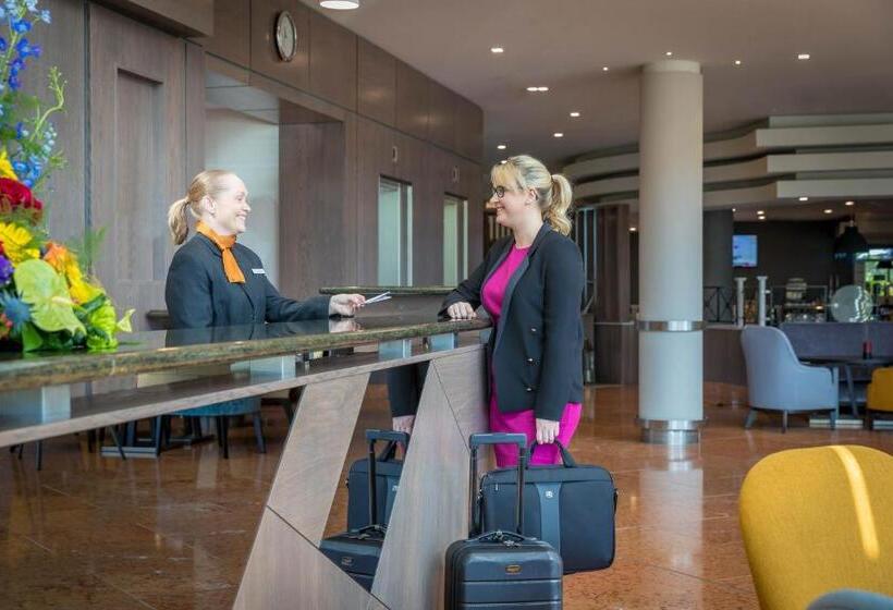 Maldron Hotel Belfast International Airport