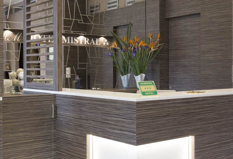 هتل Mistral