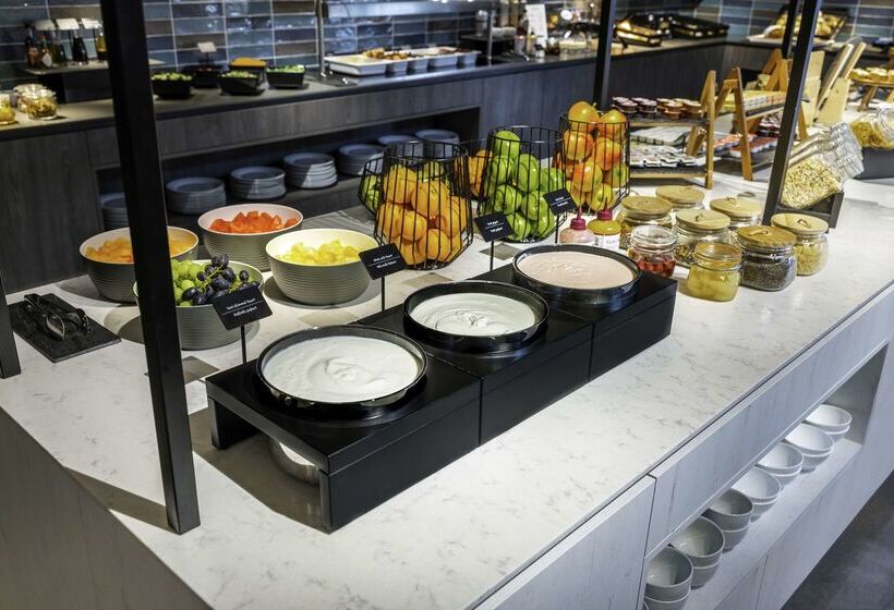 酒店 NH Brussels Airport