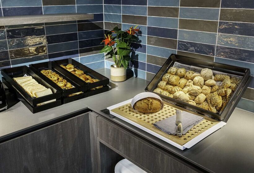 酒店 NH Brussels Airport