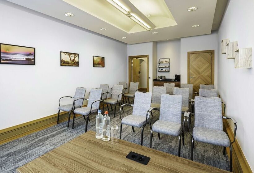 酒店 NH Brussels Airport