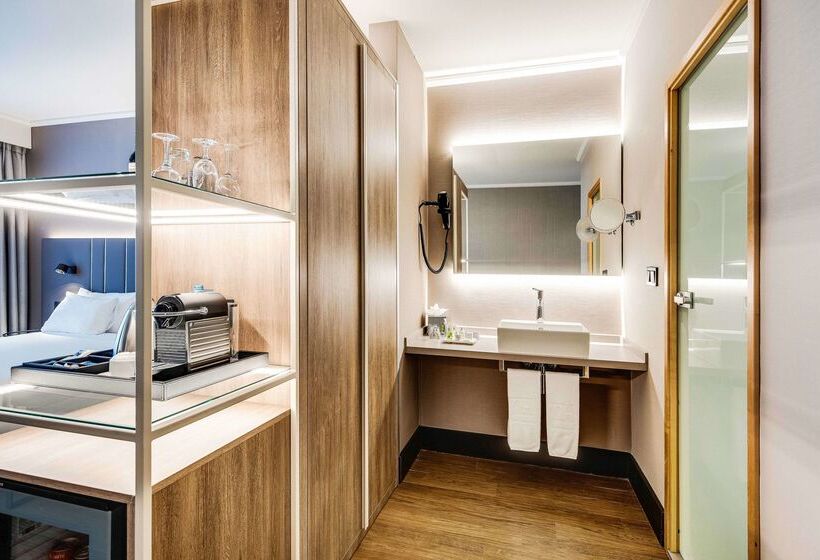 酒店 NH Brussels Airport