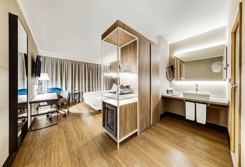 酒店 NH Brussels Airport