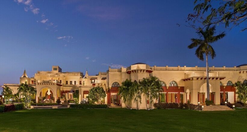 Отель Noor Us Sabah Palace