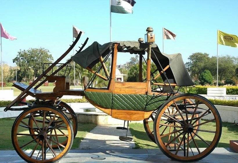 Отель Noor Us Sabah Palace