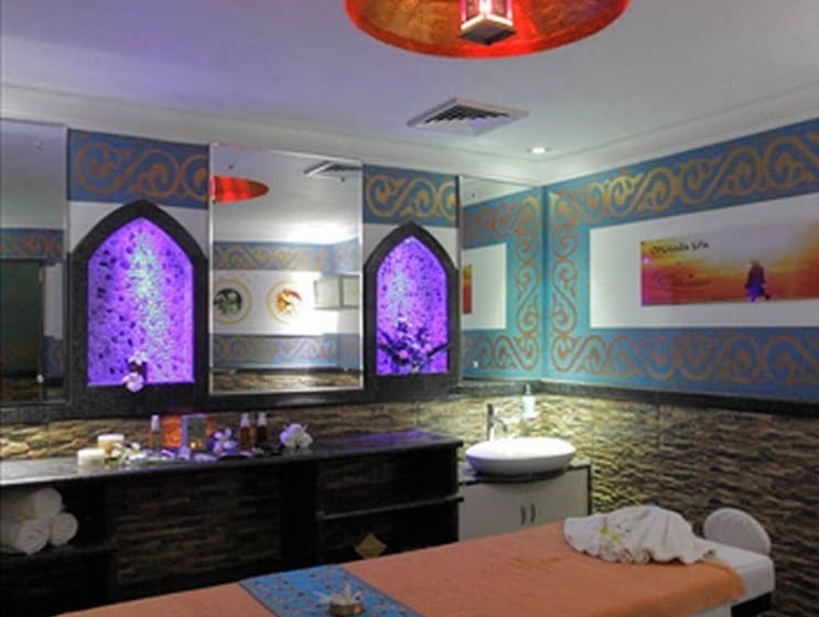 Отель Noor Us Sabah Palace