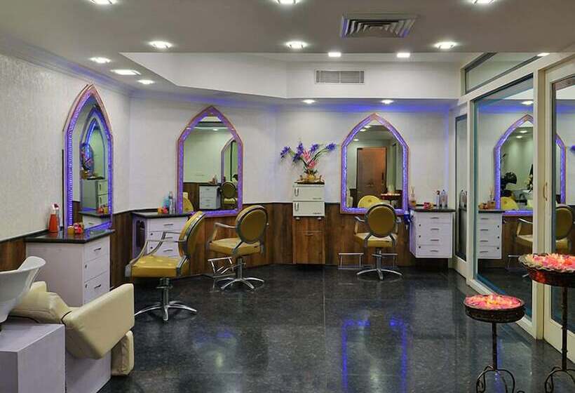 Отель Noor Us Sabah Palace