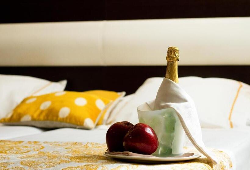 Oca Palacio De La Llorea Hotel & Spa