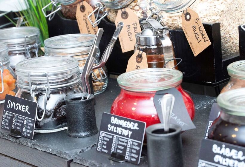 Park Inn By Radisson Oslo Airport Hotel West