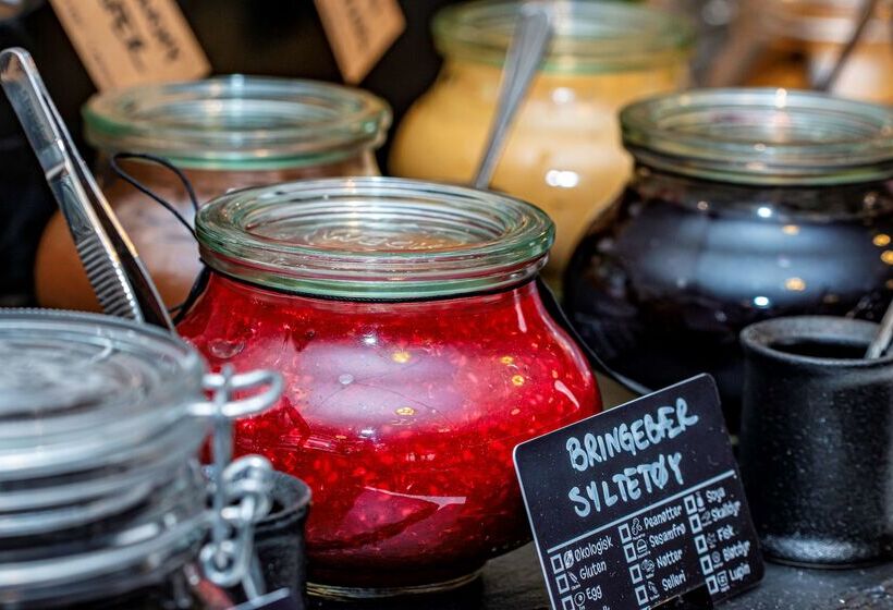 Park Inn By Radisson Oslo Airport Hotel West