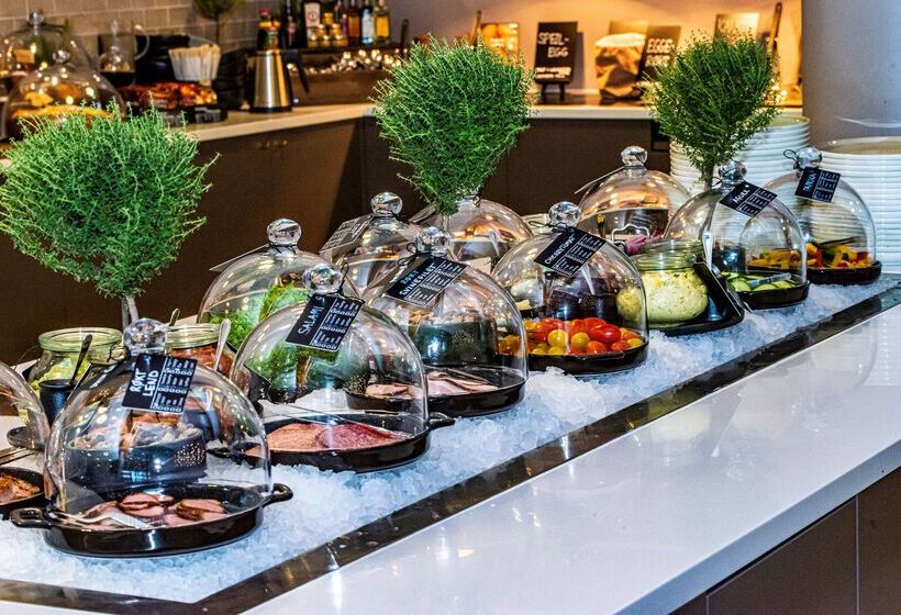 Park Inn By Radisson Oslo Airport Hotel West