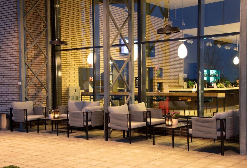 Park Inn By Radisson Oslo Airport Hotel West